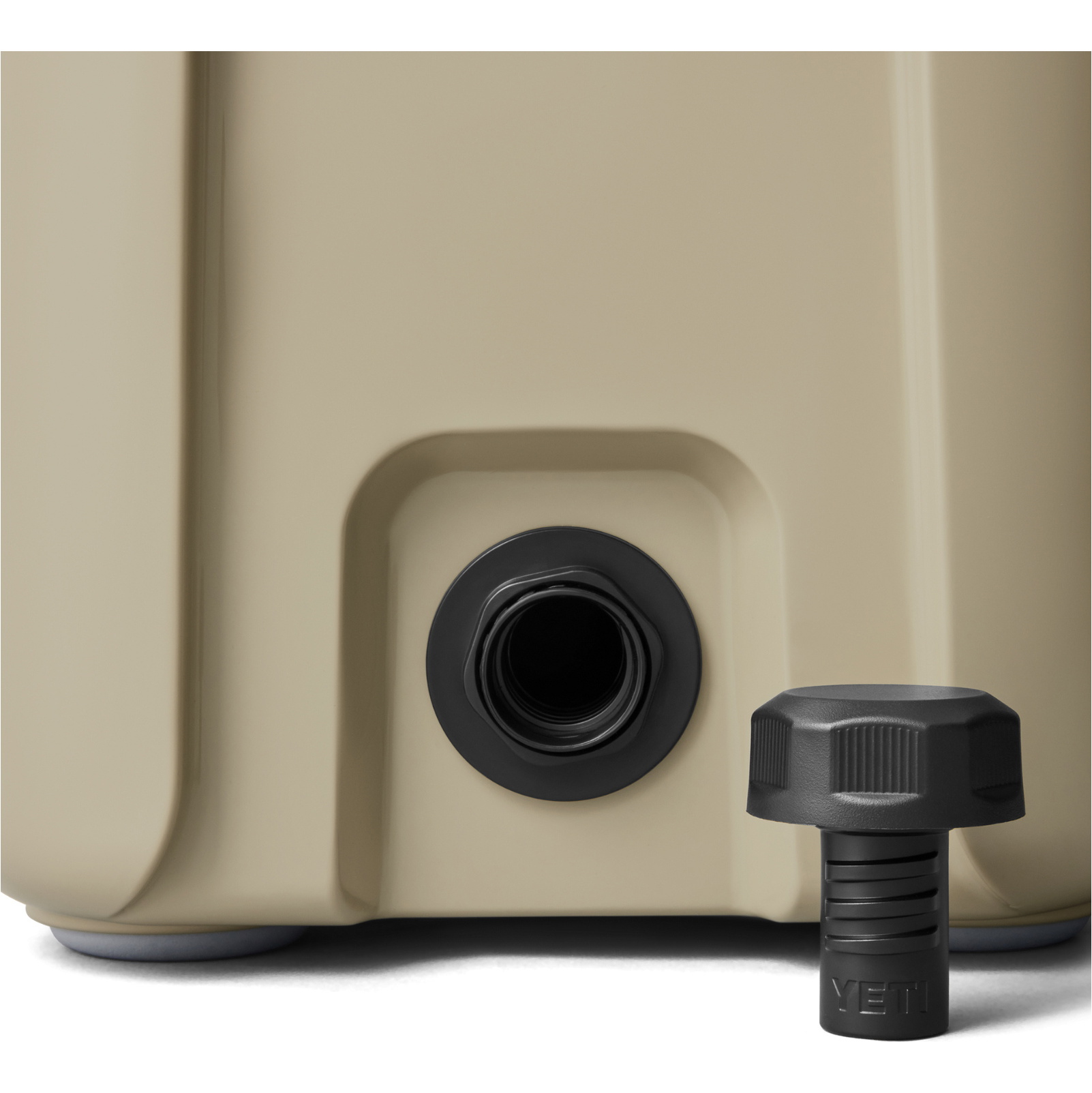 2026 YETI Roadie 15 Cool Box 70000002253 - Tan